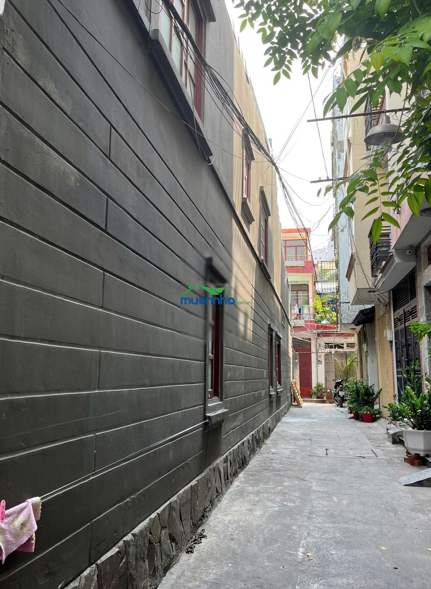 Bán nhà quận 10, tổng diện tích đất 121,8m2. nhà ba mặt tiền, không tường chung, cửa sổ 4 mặt nhà - 4