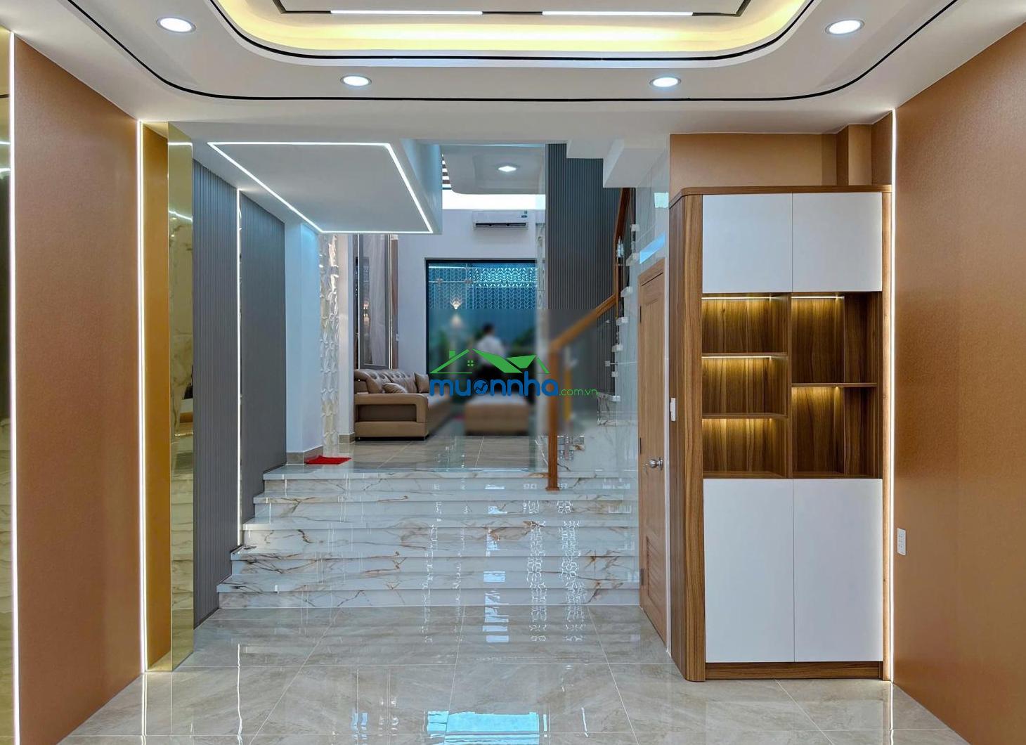 Trục đường lê trọng tấn - giáp quận tân phú nhà full nội thất, có thang máy 450kg - 4m x 17m - 4