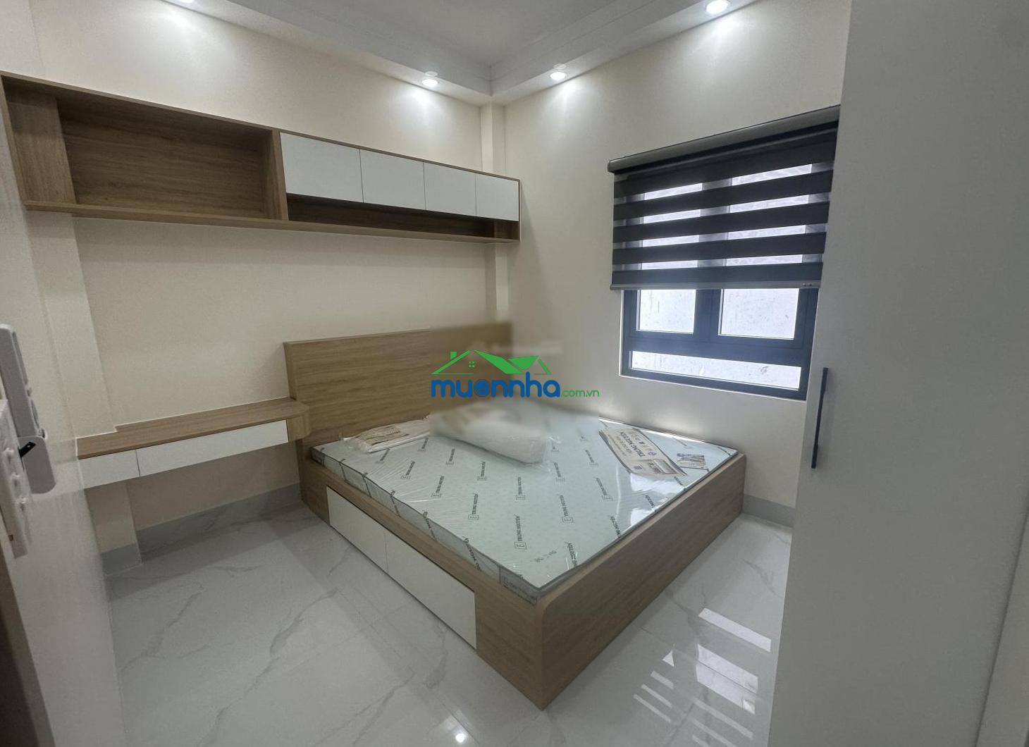 Bán nhà phố 3 tầng lầu mới đẹp 4 phòng ngủ full nội thất 5.9 tỷ ở kdc đường 22 kế vinhomes - 2