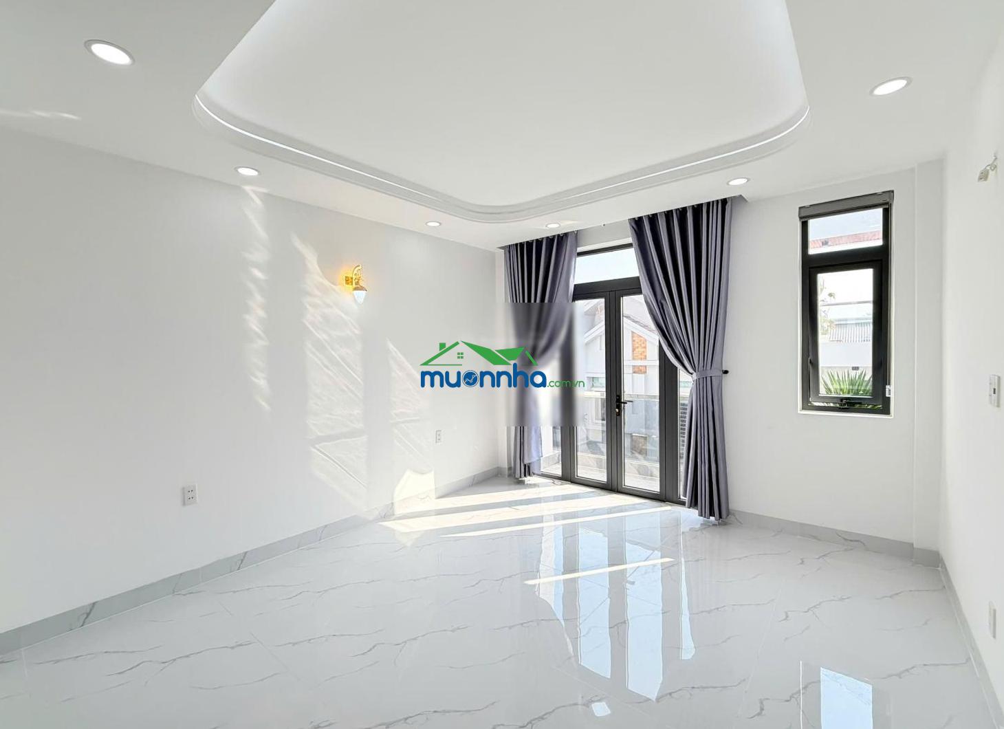 Nhà diện tích lớn (4m x 18m) - có ô chờ thang máy - đường nhựa 7m - dãy nhà đồng bộ - kdc an ninh - 4