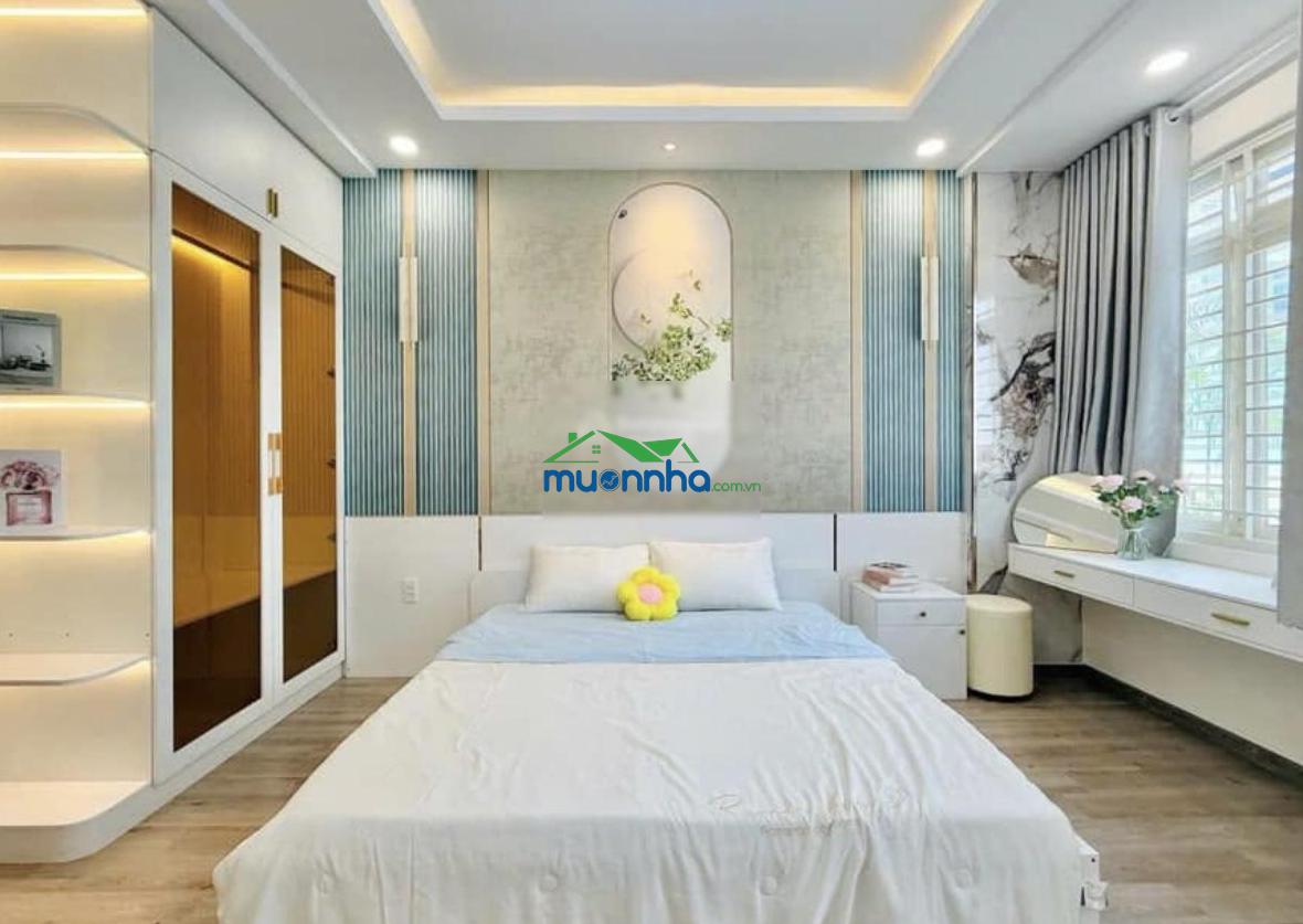 Bà năm cần bán gấp căn xóm chiếu - quận 4 dt 76m2. gần trường thpt nguyễn trãi