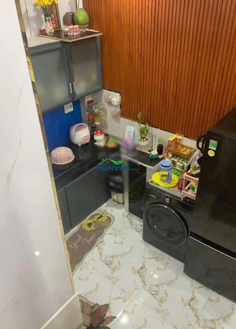 Tôi bán nhà 50 m2 sd, 1 trệt, 1 lầu, sổ hồng, sát hẻm ôtô, tuyệt đẹp, quận 7. giá: 1,65 tỷ