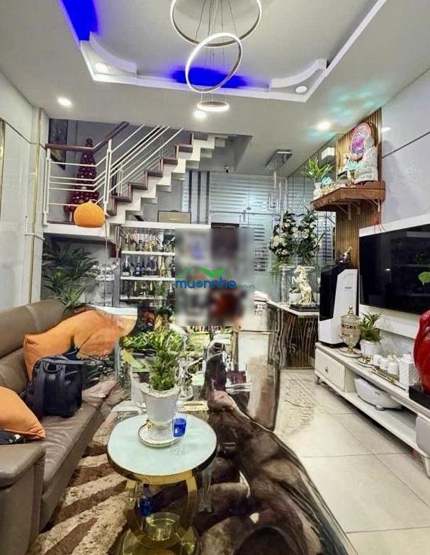 Nhà đẹp 3 tầng - 3 pn - giá tốt chỉ hơn 3 tỷ xíu ngay bình long giáp tân phú