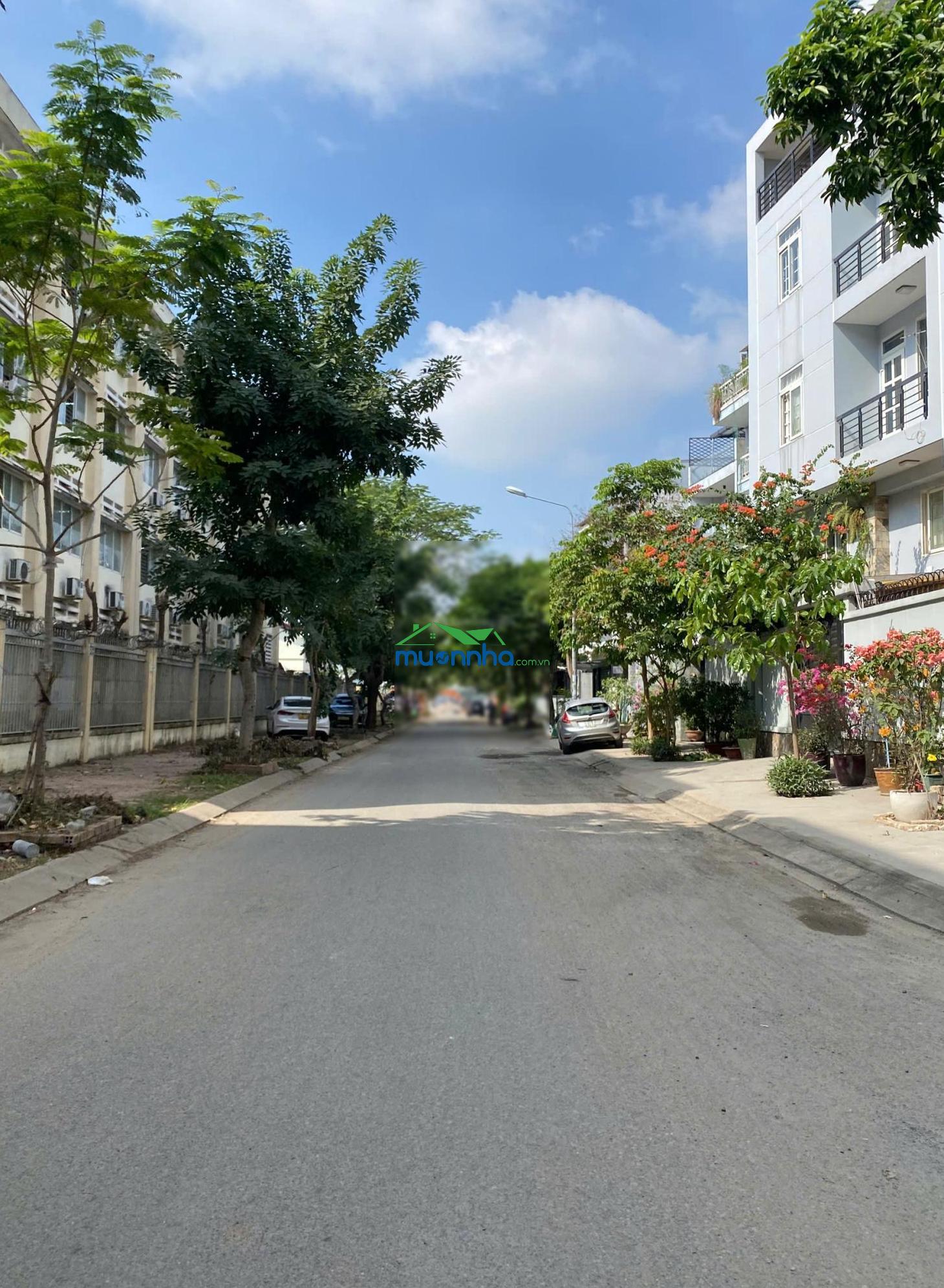 Bán nhà c4 hẻm 9m bình lợi, dt: 5x20m. có nền móng sẵn để xây 3 lầu. hẻm thông.