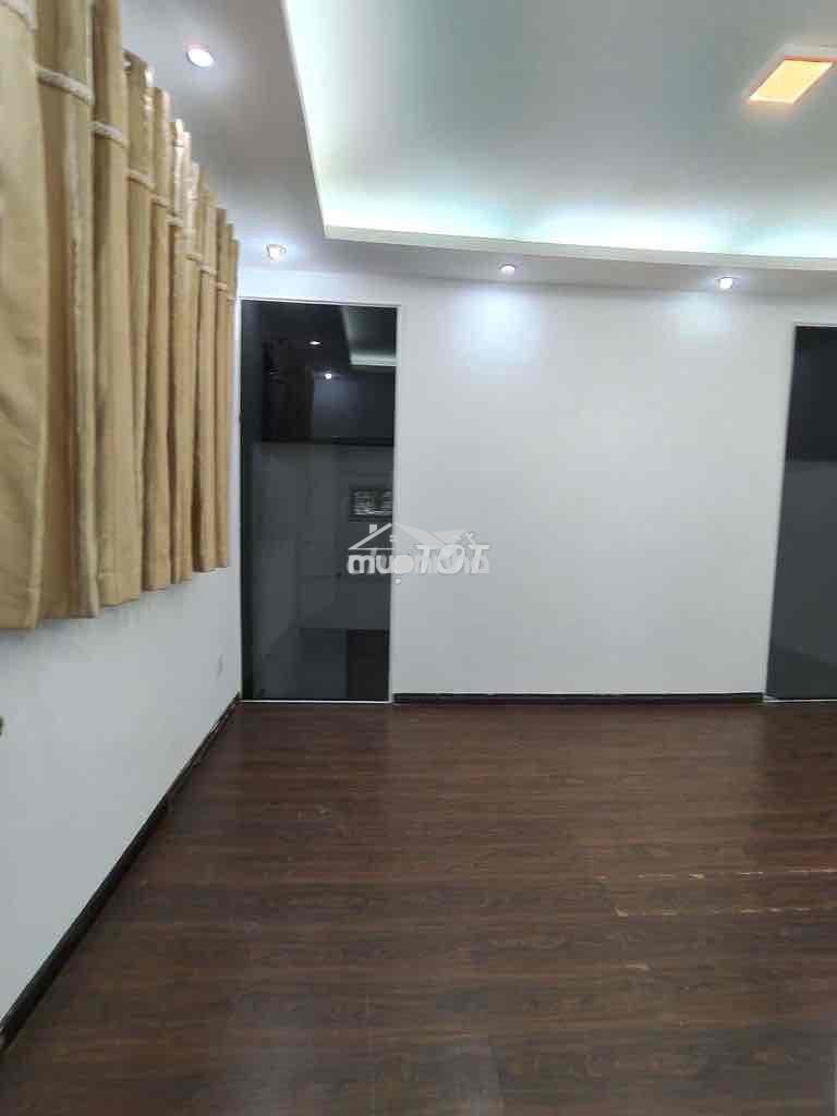 Biệt thự 1 trệt 2 lầu 4pn 6x20m hẻm xe hơi đường số lý phục man