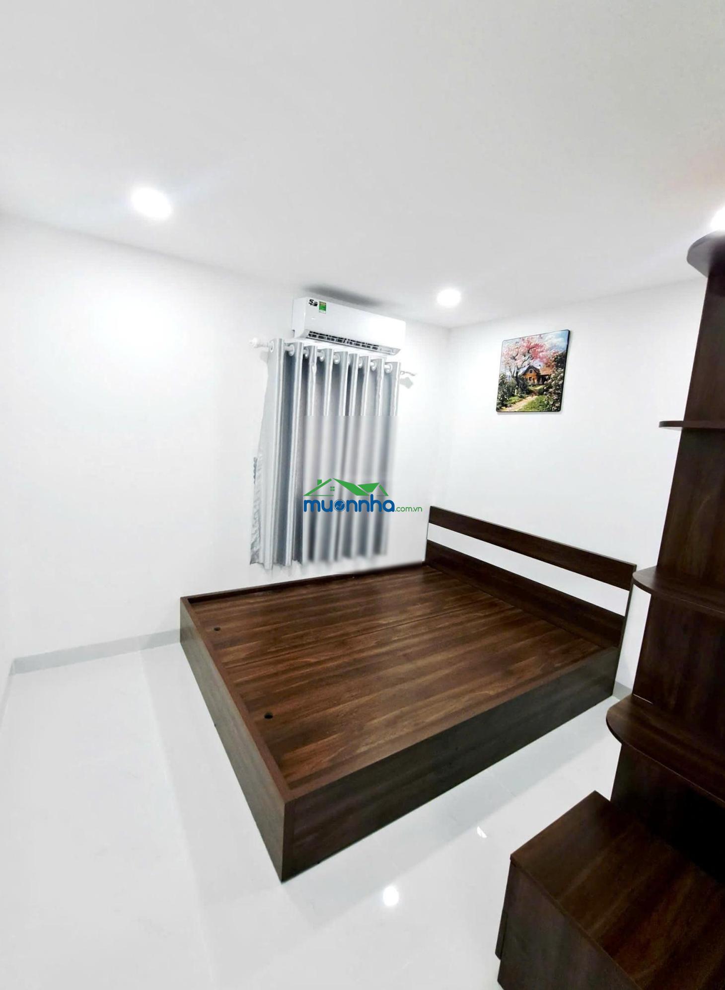 Bán nhà nguyễn ảnh thủ 5.4x18m xây 2 tầng 4 pn có sân trước nhà rộng rãi. giá 5.68 tỷ tl