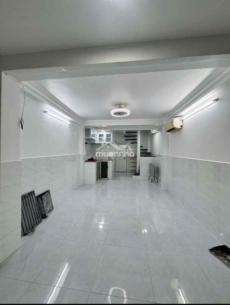 Ngay vạn kiếp - phan xích long - 3 tầng 30m2 - nhà còn mới