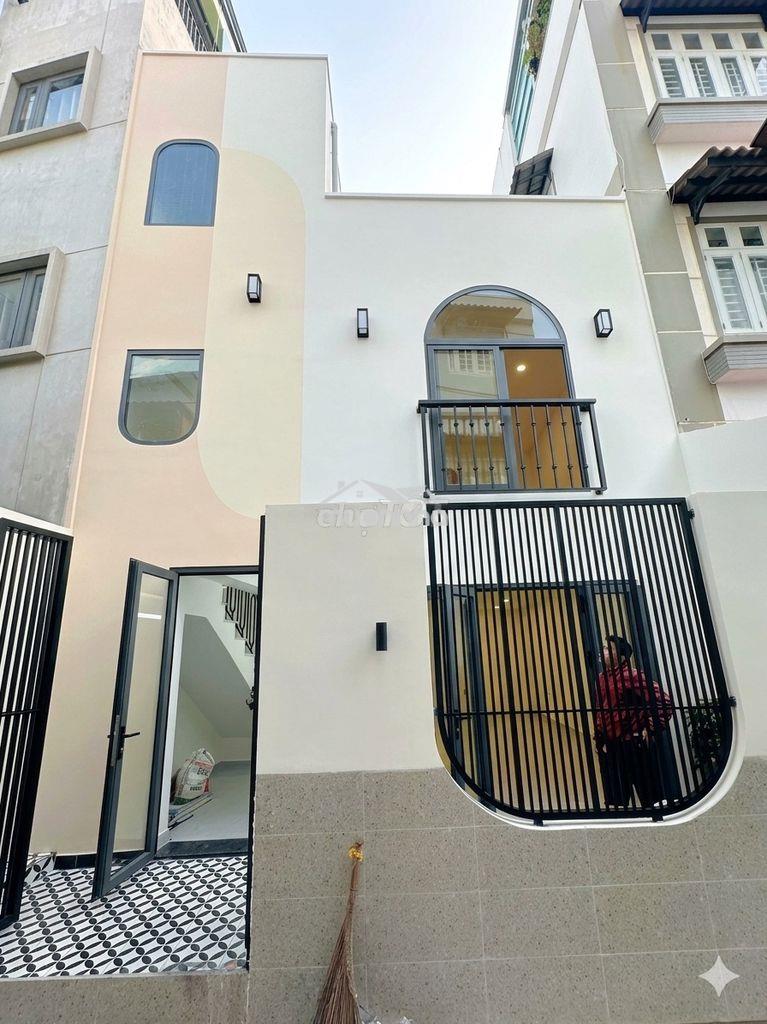 Bán nhà 68m²-ngang 6.2m giá 7.5 tỷ full nội thất mới 100% tại quận 4