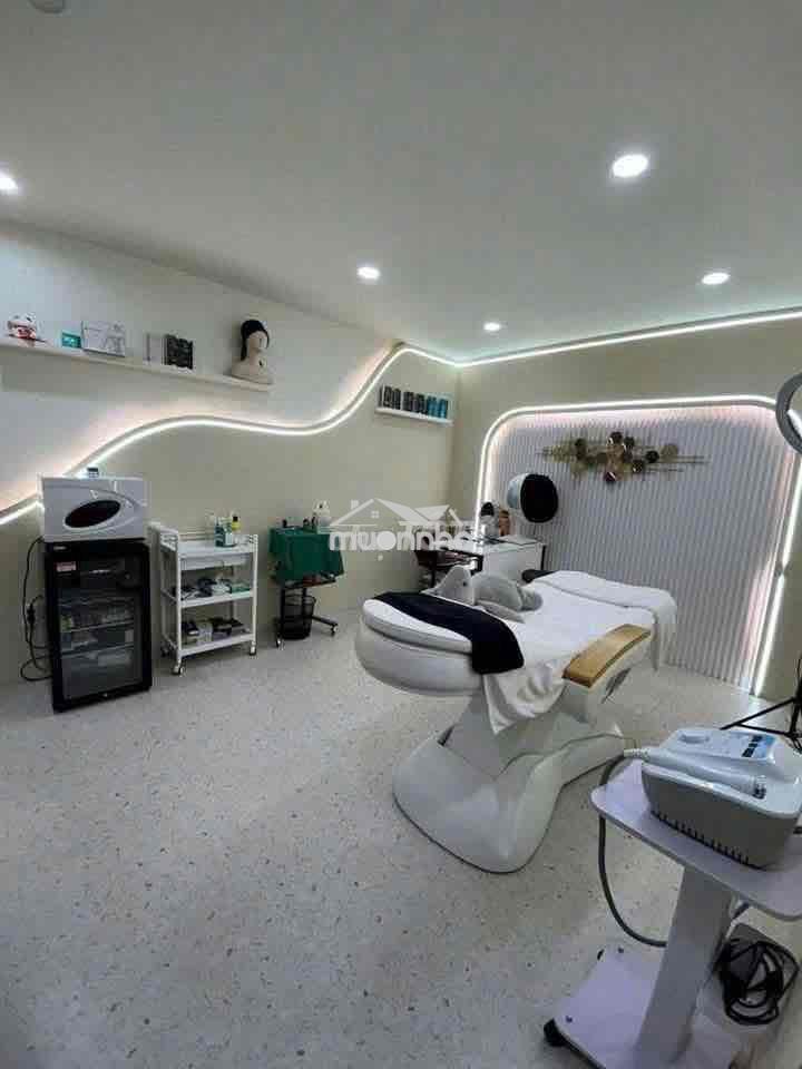 🏢 Cho thuê nhà mặt tiền 212 đường trần hưng đạo quận 1