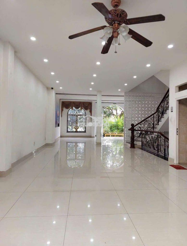 Biệt thự giá rẻ 8 x 20 có 6pn 6wc có sân đậu ô tô  - 3