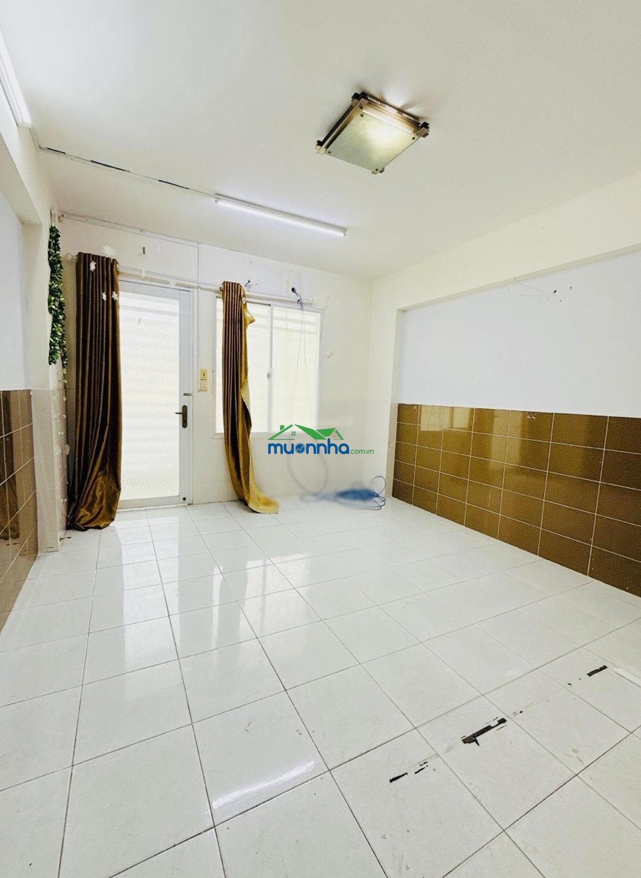 Đường 10m, 3 tầng btct, dt: 4 x 19m, cn: 75m2, hẻm thông, mở spa, văn phòng, trung tâm anh văn