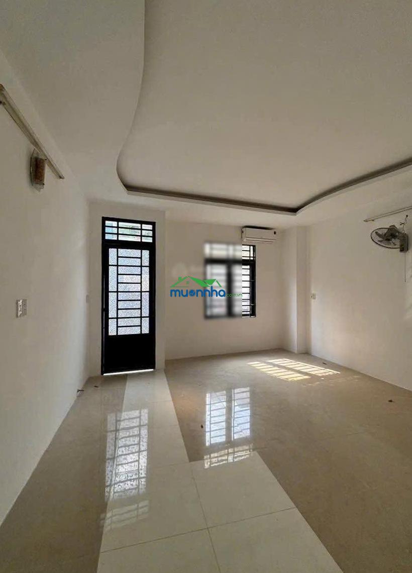 Quận 7, diện tích khủng 130m2, nhà 5x24m, 3 tầng, 994 huỳnh tấn phát, q7