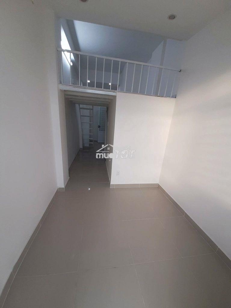 Phòng duplex ban công riêng, mặt tiền đường 59, thoáng mát có máy lạnh - 2