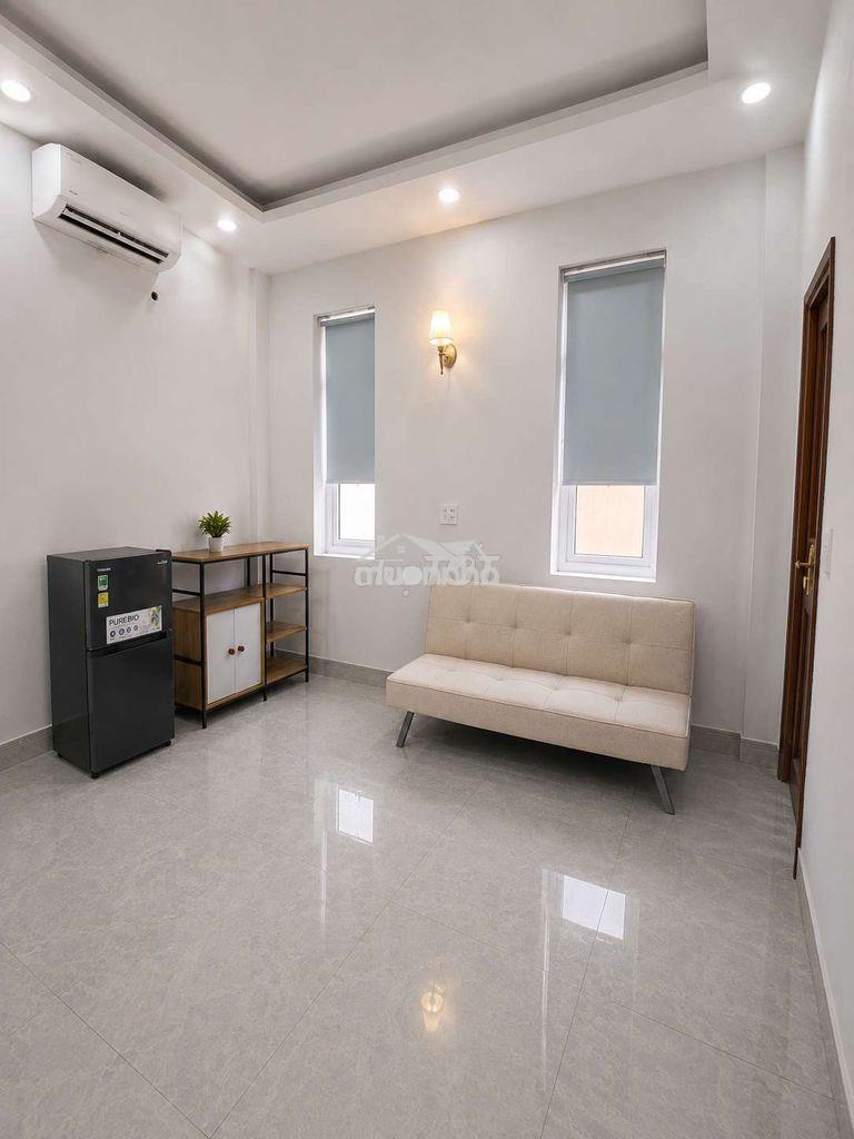 Phòng mới xây-nhiều cửa sổ-ban công riêng trần thị trọng tb - 2