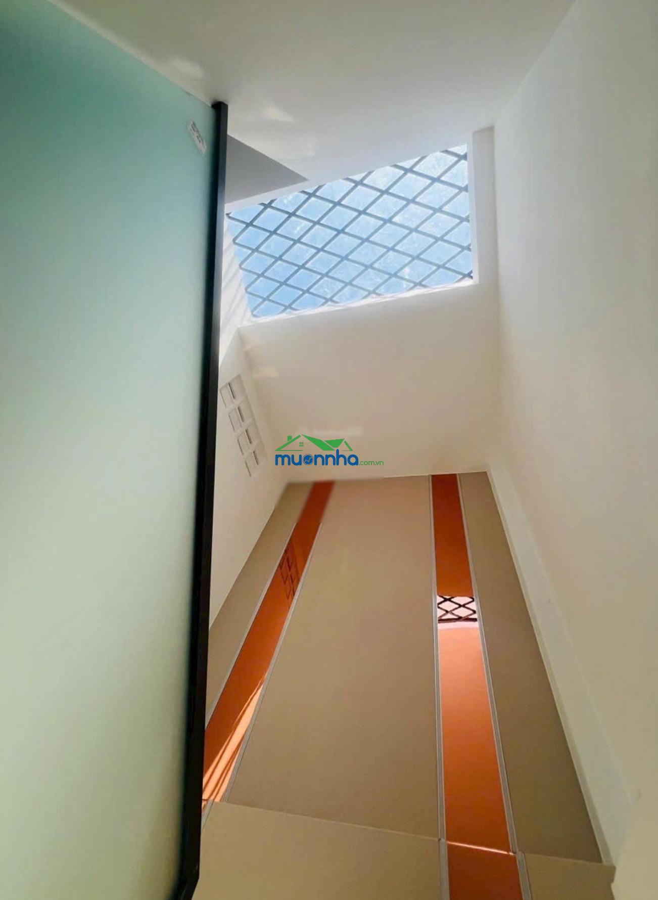 3.95 tỷ hxh full nội thất vô ở ngày dtsd 77m2 cn 40m2) p7 gv btct 3 tầng 2pn 3wc sân thượng 2 emart - 2