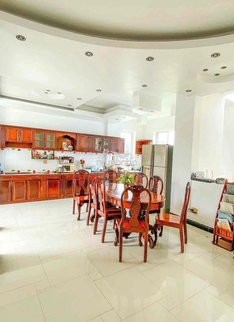 Nhà 6 phòng ngủ - ngay hùng vương - 2