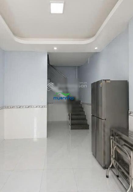 Bán nhà tỉnh lộ 10, ngay chợ da sà mới, giáp tên lửa, hẻm xe hơi thông 4 x 8.5m (2 tầng). giá 3txx