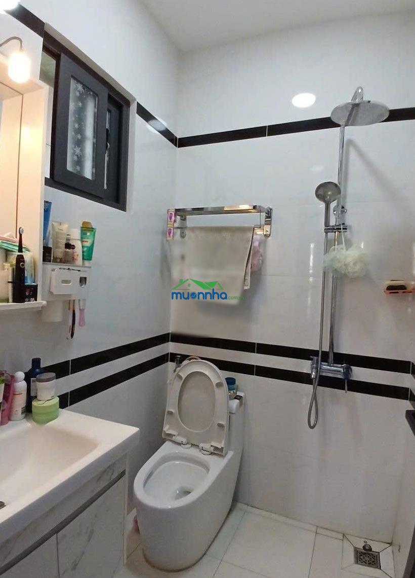 Bán nhà đường lê lợi ngay đại học công nghiệp. tp. hcm 4 tầng kiên cố cho thuê 32tr/th, giá 9,39tỷ - 4
