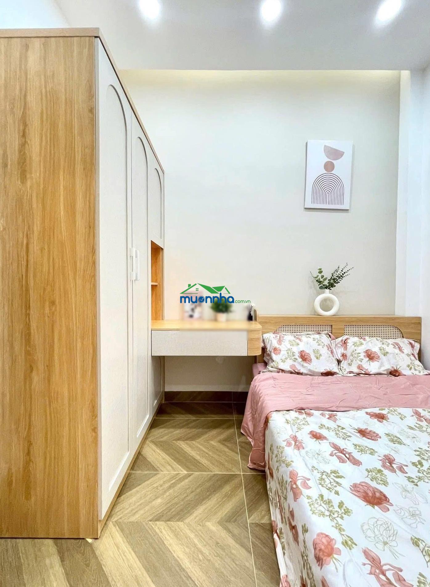 Bán nhà hẻm đẹp khu cao tầng lũy bán bích 4x13 trệt 3 lầu đúc đẹp giá chỉ 5.8 tỷ còn tl