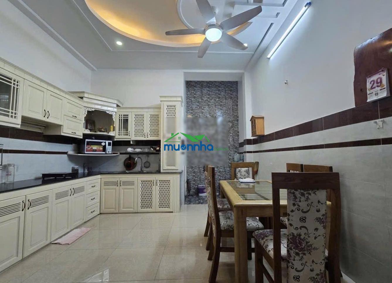 Bán nhà man thiện nhà đẹp, vị trí thuận tiện