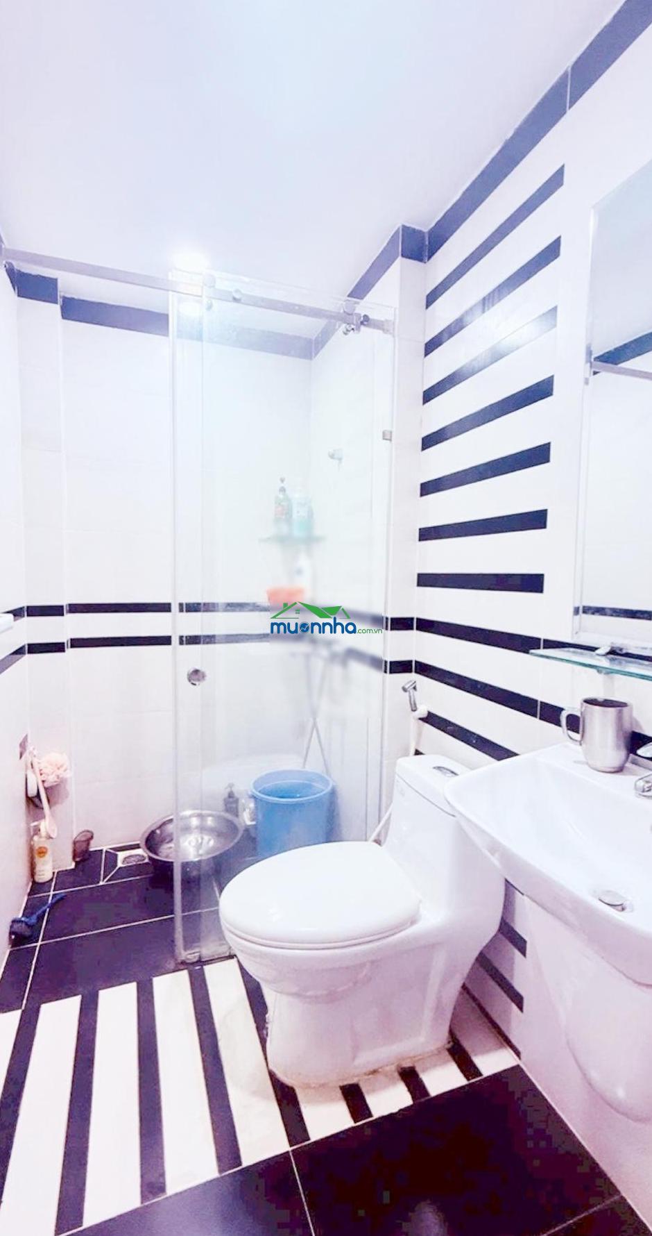 Hẻm xe hơi nguyễn văn công p3 gò vấp - 4 tầng mới cứng, mái đúc - 5pn 5wc - 72m² (4x18) - chỉ 8 tỷ - 2