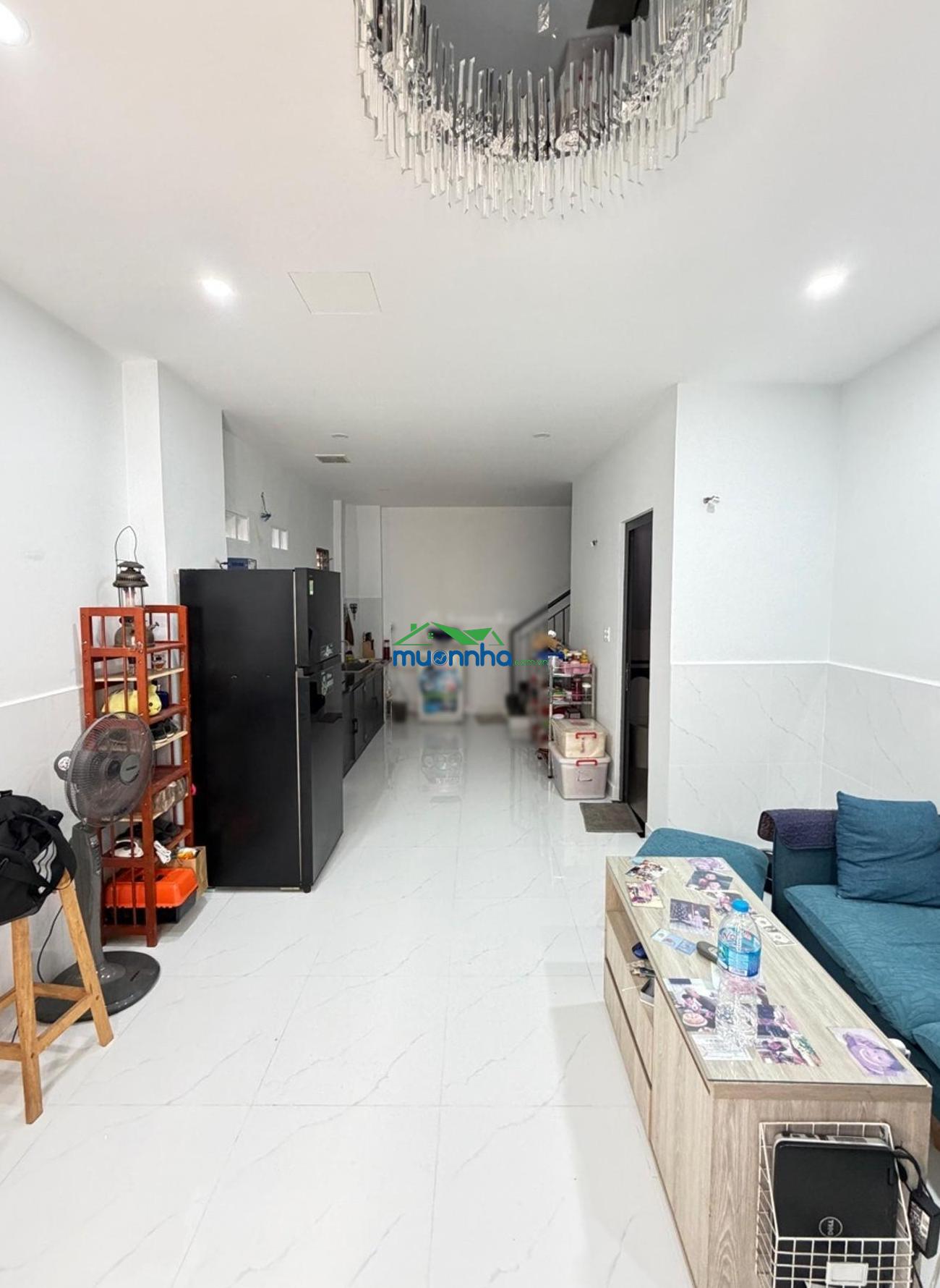 Chợ bà chiểu - hàng xanh - 2 tầng đúc - lô góc ko lộ giới - ngang 4m - trước nhà 5m - giá 6,2ty tl - 2