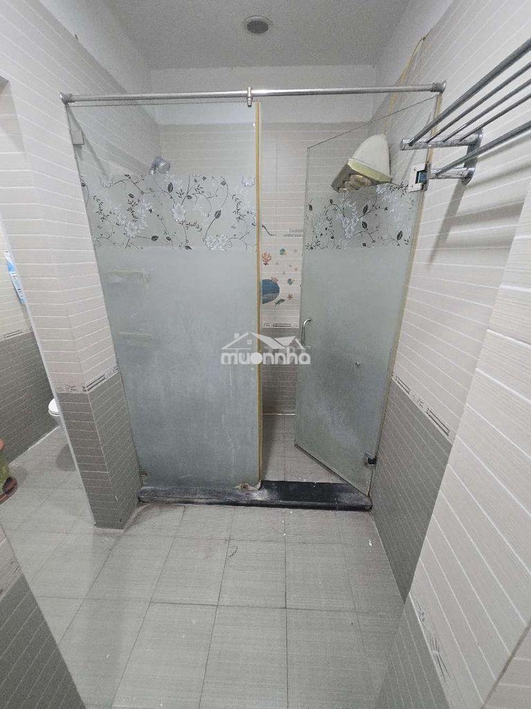 Cho thuê căn hộ 30 m2, tầng 2 của mặt phố số 172 triệu việt vương - 4