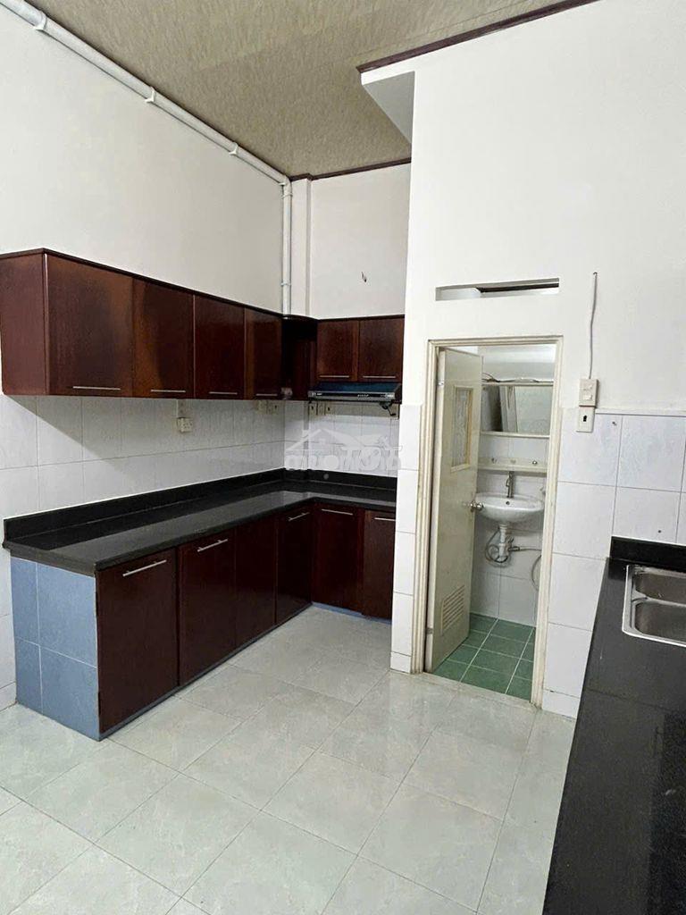 Cho thuê nhà hxh đường bình thới , q11 , 4 x 11m , 1 lầu , 10 triệu tl - 2
