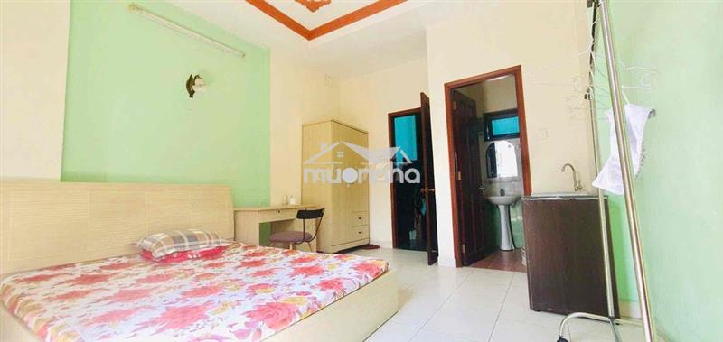 Phòng đầy đủ tiện nghi ngay vòng xoay trần não ( chân cầu sg )