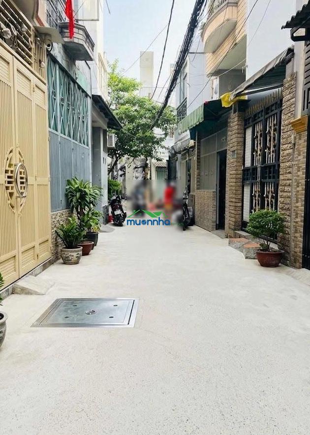 Xe hơi tới nhà - chỉ 6.3 tỷ - đường cách mạng tháng 8 - dt: 3.5 x 13m - nhà ở ngay - 2