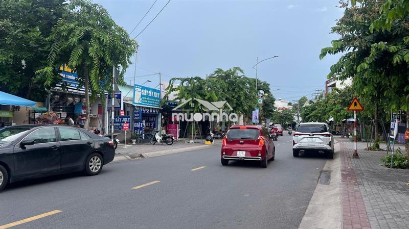 BIỆT THỰ TRỆT 2 LẦU 1000M2 - ĐÃ HOÀN CÔNG-ĐỐI DIỆN ĐẠI HỌC TDM