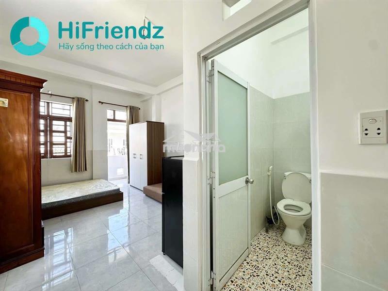 Cho thuê chdv ban công dưới chân cầu vượt ngã tư ga full nội thất mới