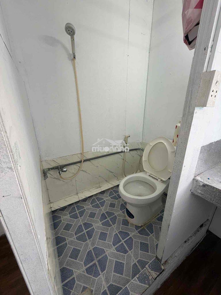 Phòng tầng 2 - cửa sổ trời thoáng mát -tolet riêng - giờ giấc tự do - - 3