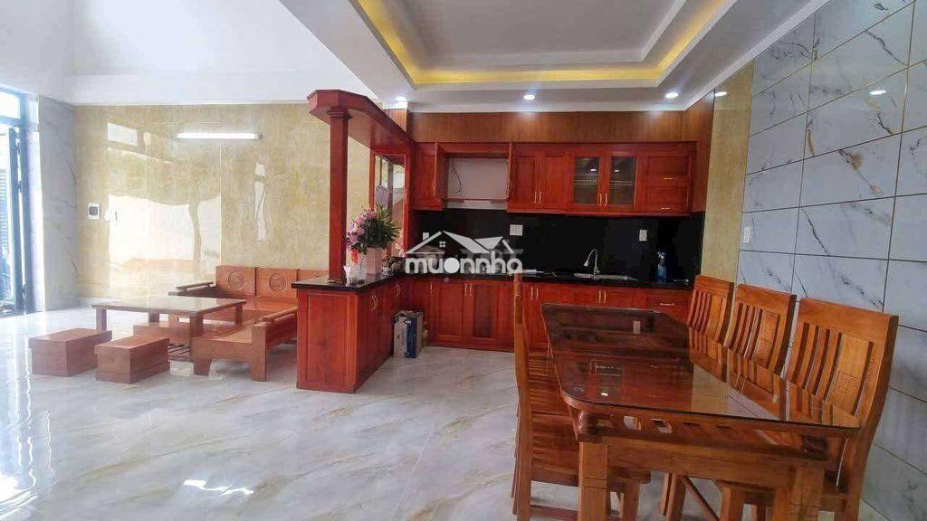 Căn nhà xây tâm huyết, nội thất cao cấp, vị trí đắc địa - 3