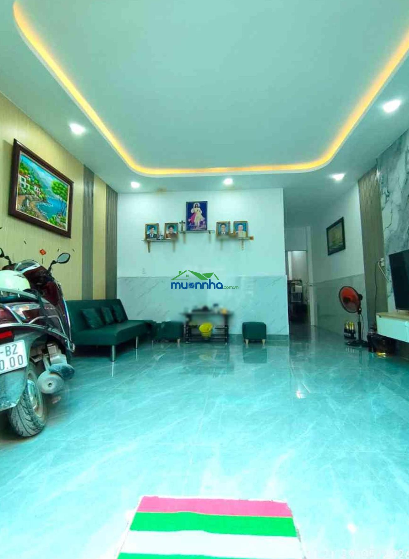 Ngộp bank nhà 2 tầng 3 phòng ngủ dt 51,7m (4,7m x 11m) giá chỉ 3,280tỷ nhà 1 trệt 1 lầu