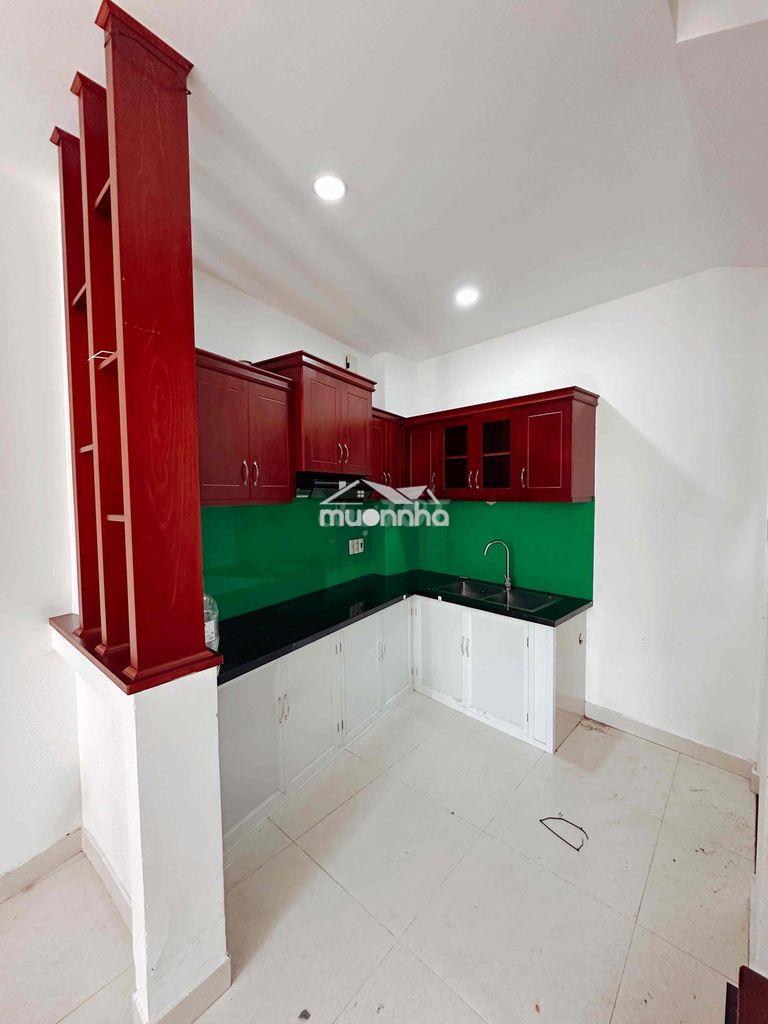 Nhà mới keng y hình- hxh trục thẳng- dt 4x10m - 5 tầng - 4