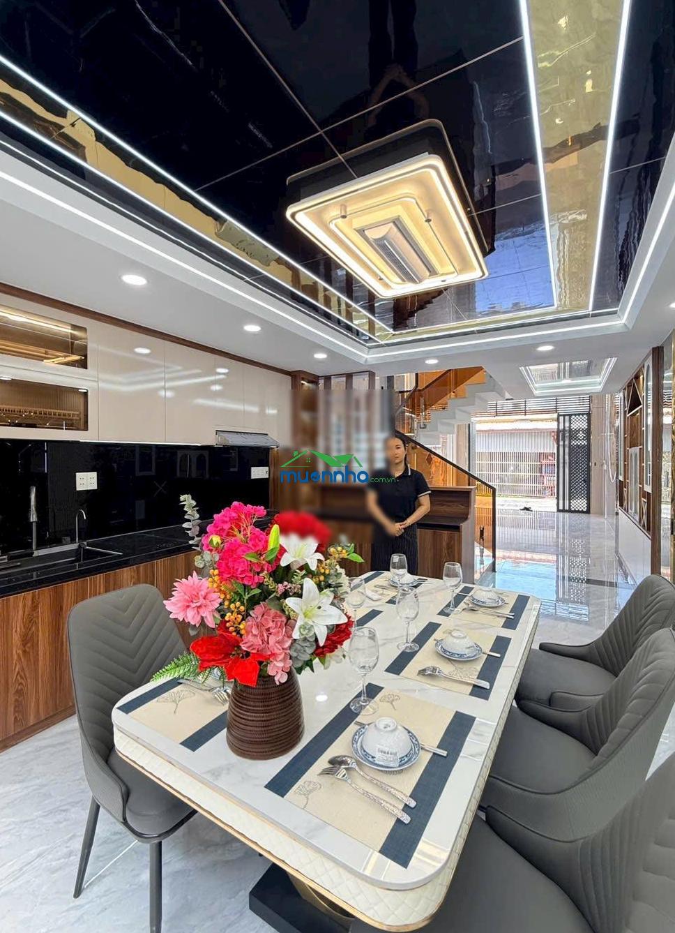 Giá cực tốt. nhà xây mới 1 lửng 3 lầu full nt vip - ngay ngã tư ga - 4m x 16m - hẻm 10m, vị trí đẹp - 3