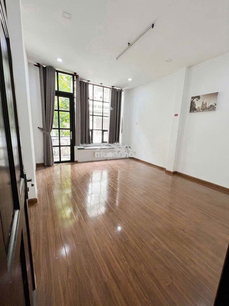 Cho thuê 3 phòng nhà trong hẻm 386 lê văn sỹ