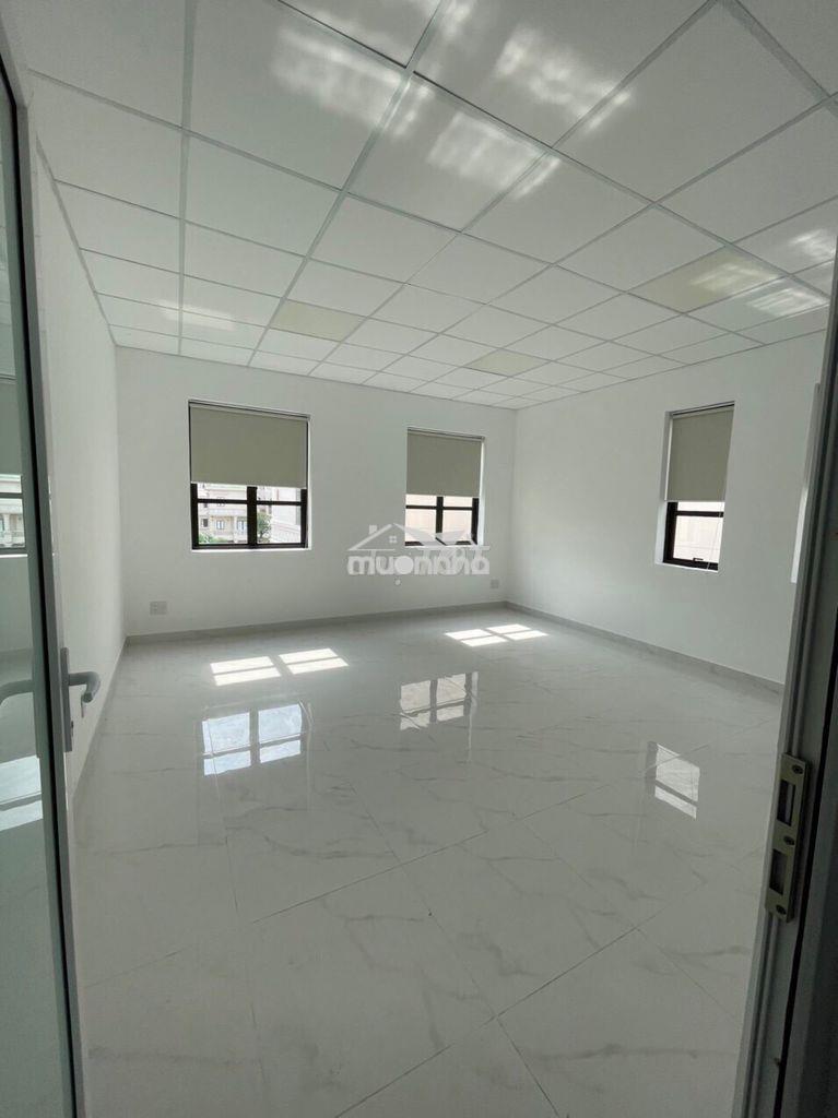 Chính chủ cho thuê nguyên sàn tầng 1 làm vp 100m2 - 2
