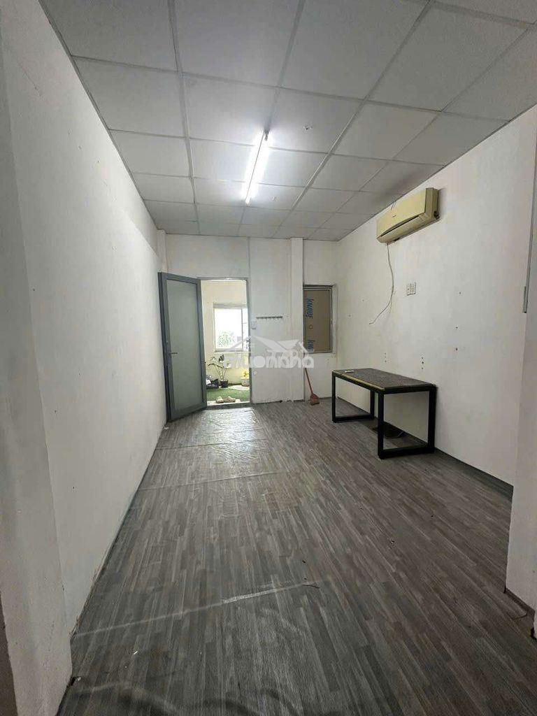 Cho thuê phòng q10.rộng rãi..cửa sổ ban công.tolet riêng.nội thất 3tr9 - 3