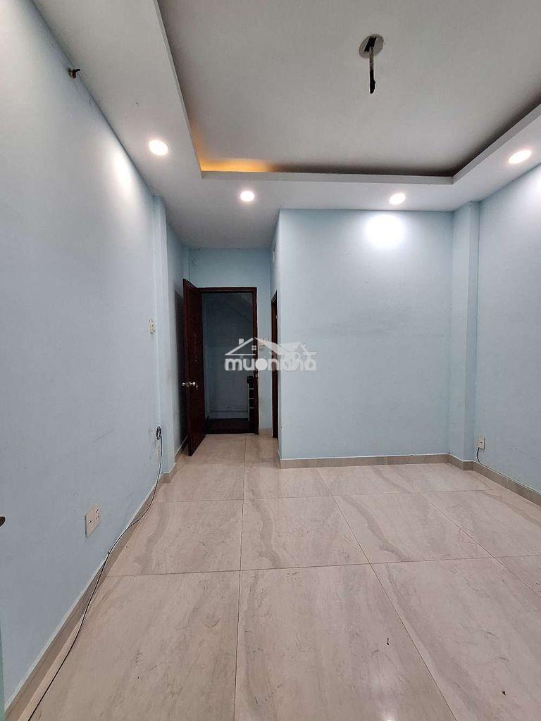 🔥Nhà thuê q5🔥
🏠🏠 cho thuê nhà hẻm xe hơi trần bình trọng , quận 5 - 4