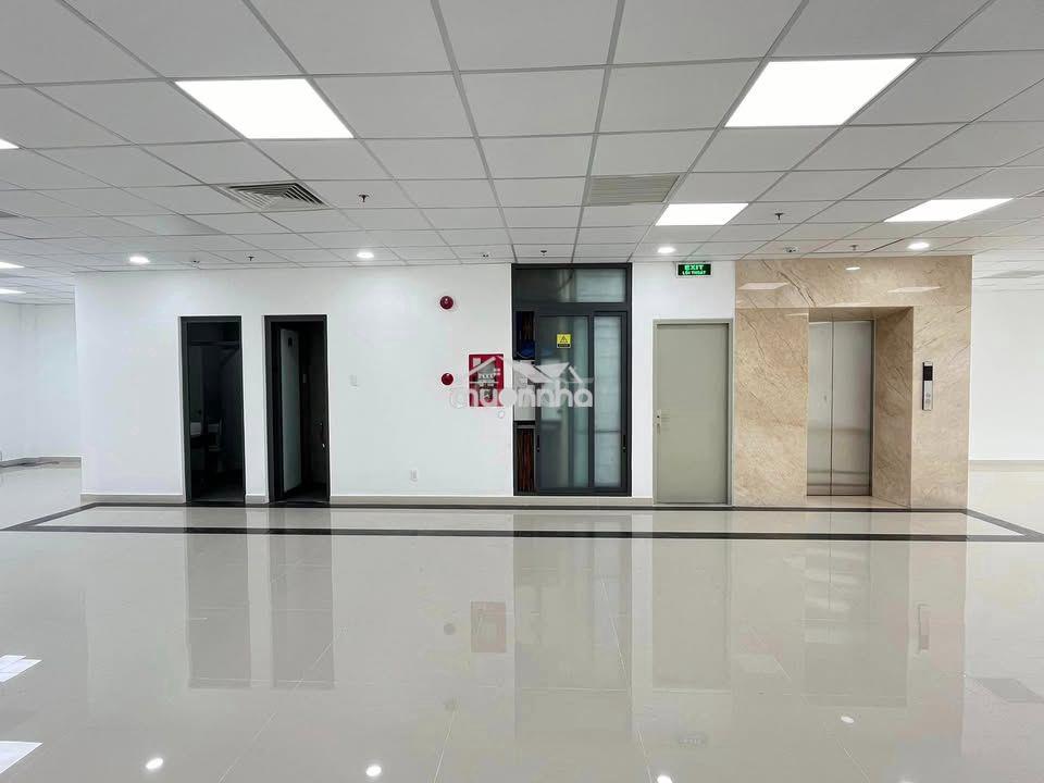 Cho thuê toà nhà văn phòng sân bay * mới đẹp * giá rẻ - 2