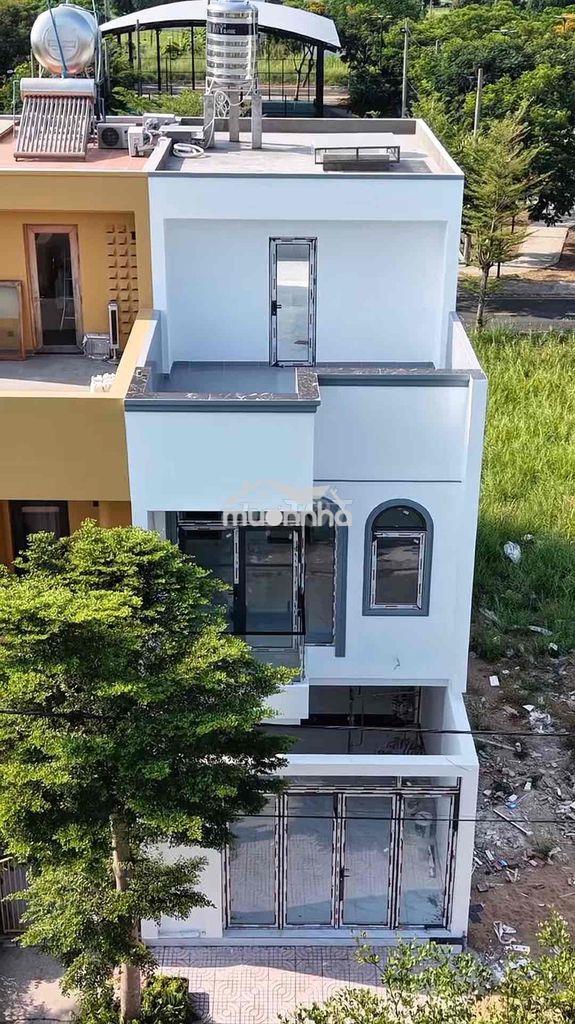Giảm giá từ 4 tỷ 200 triệu xuống còn 4 tỷ 050 triệu .