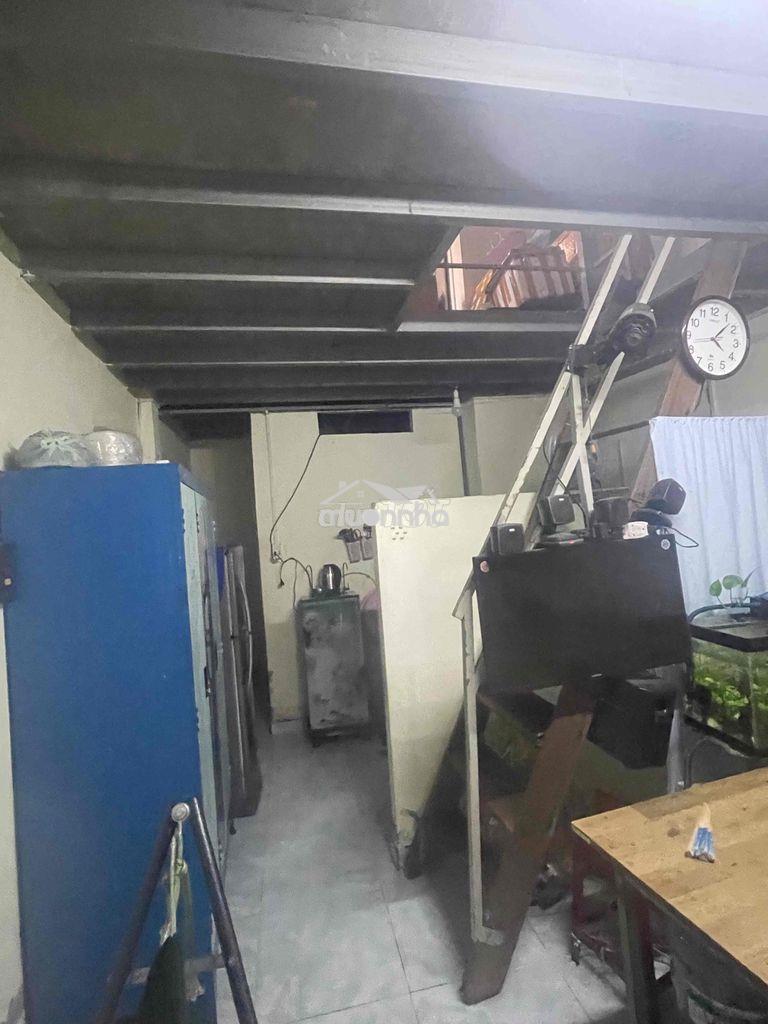 Nhà thuê bà điểm trệt lửng (4x12) - 2