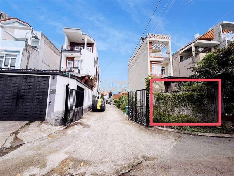 Lô góc hẻm xe tải cạnh vạn phúc city