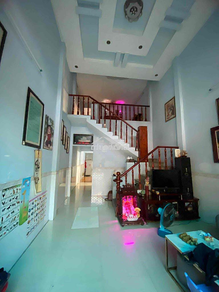 Cho thuê nhà quách điêu có nội thất hẻm xe hơi 2p ngủ gần ngã 5 giá rẻ