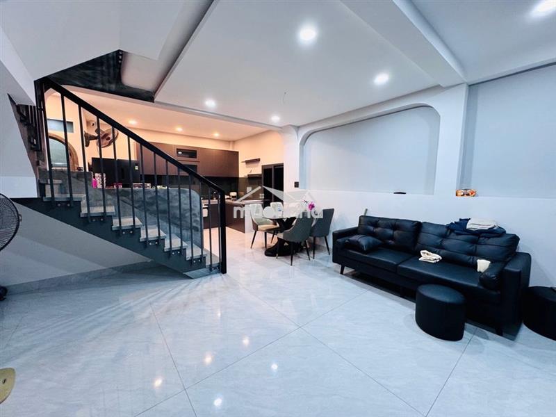 Siêu phẩm căn góc q4 -hẻm 5m - 43m2 - 2 tầng- kdc hiện hữu