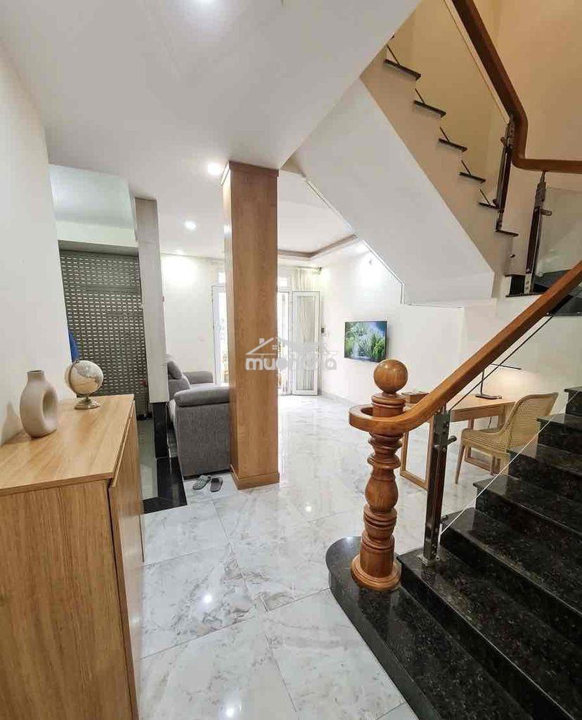 Gần 50m2 giáp q1 - chỉ cách 10m ra mặt tiền đường , khu dân trí cao - 4