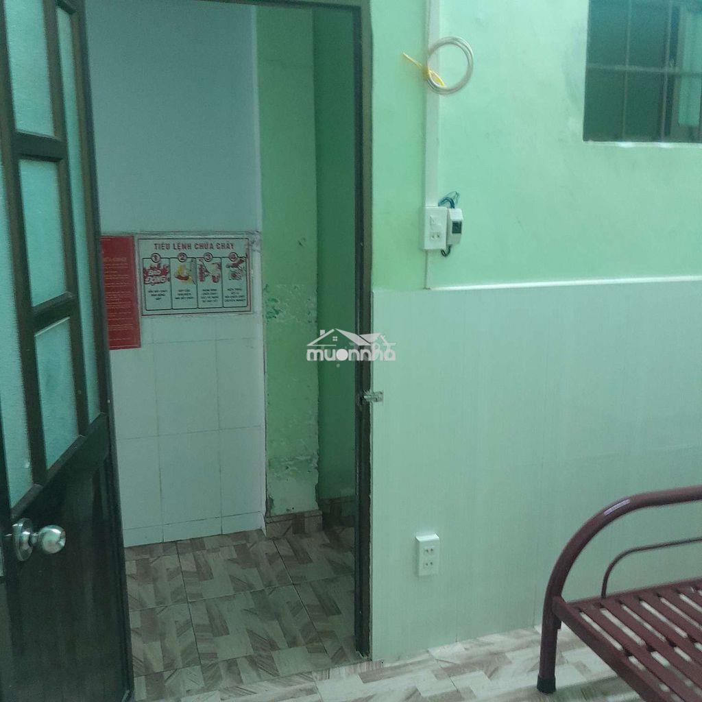 Phòng cho thuê có máy lạnh- có bếp nấu ăn - 3
