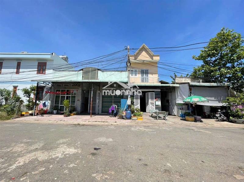 Nhà trọ 1 trệt 1lầu thu 20 triệu kdc đông an kế cổng kcn tân đông hiệp